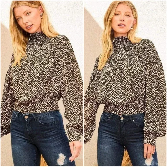 Flirty Leopard Print Blouse - Picture 3 of 12